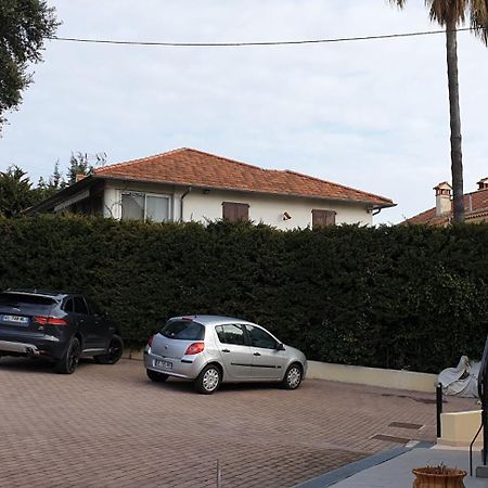 Studio Meuble-Juan Pins-Logt2 Antibes Eksteriør bilde